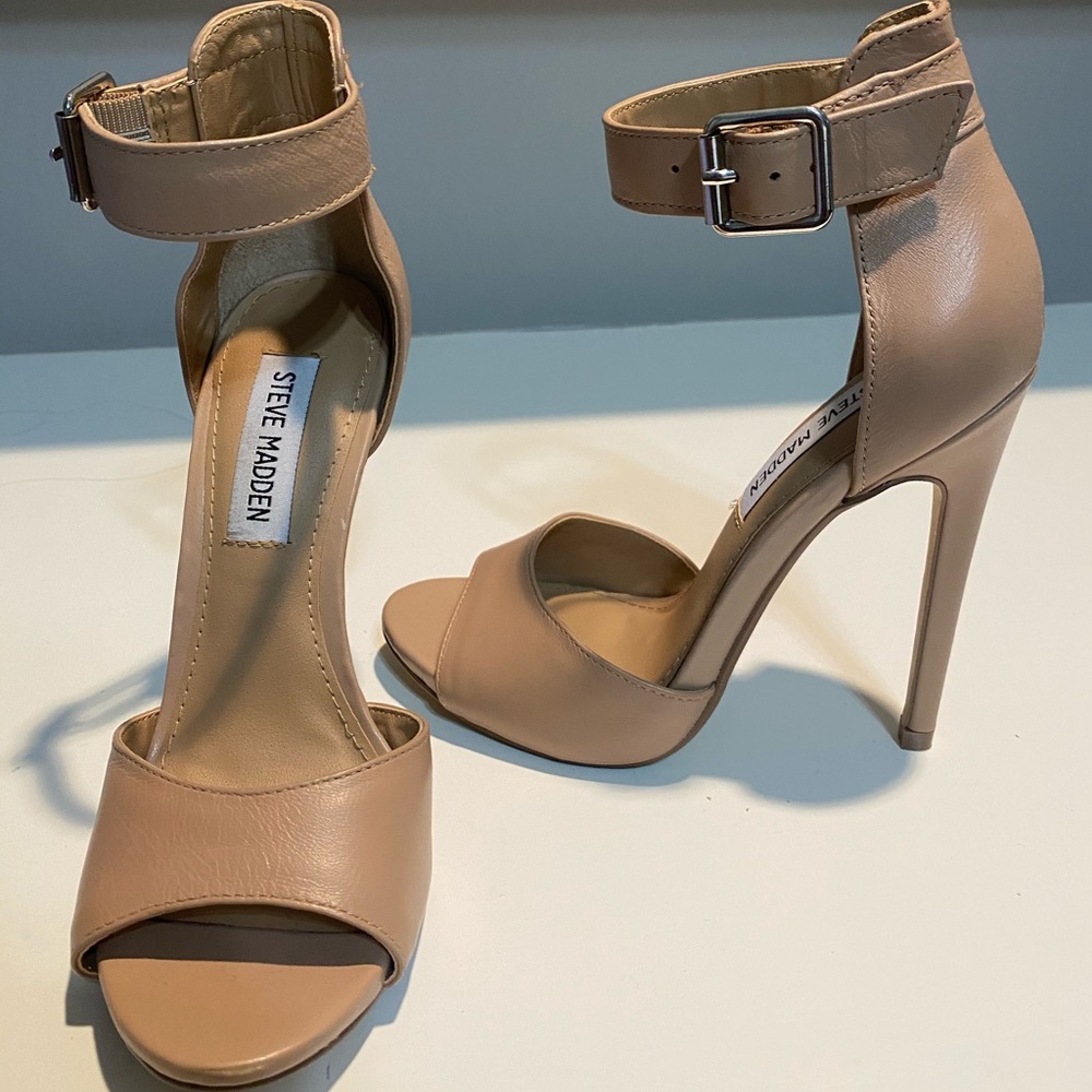 Steve Madden nude heels